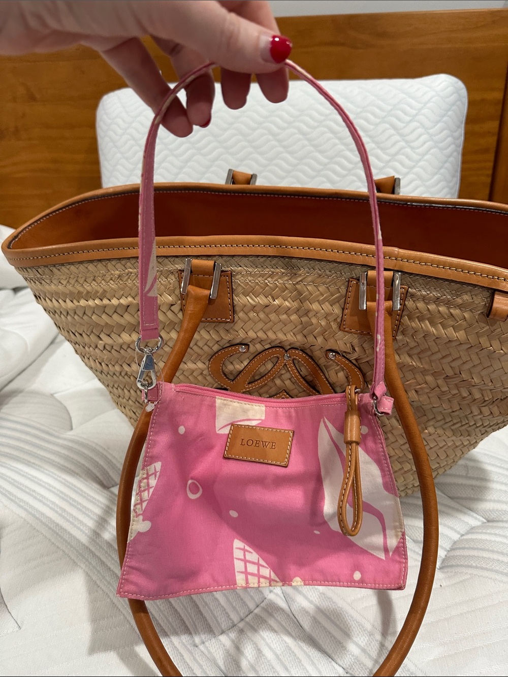 Loewe Anagram Raffia Straw Tote Tan Leather Trim w/ pochette - pink interior - Picture 5 of 14